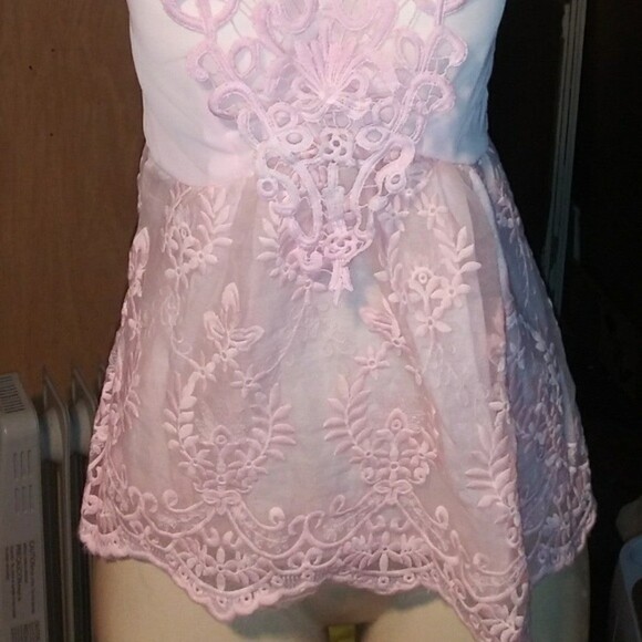 Royalty Has It Embroidery Tops Pink M - Picture 5 of 7